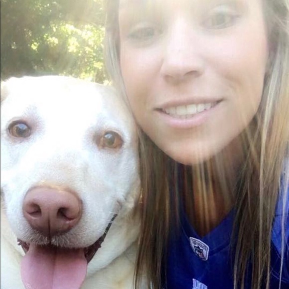 Meet your Part time Posher, full time zoo keeper - Picture 2 of 15